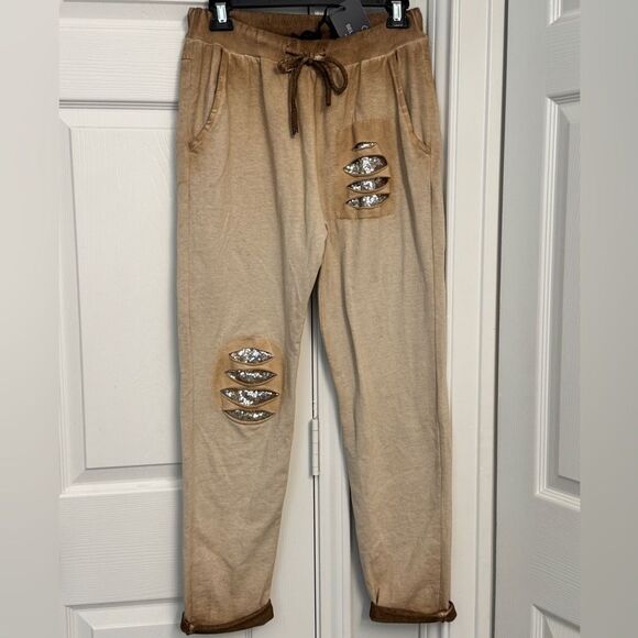 4/$100 Bella Amore Italian Tan Pants with Silver Sequin Accents NWT - Picture 1 of 10